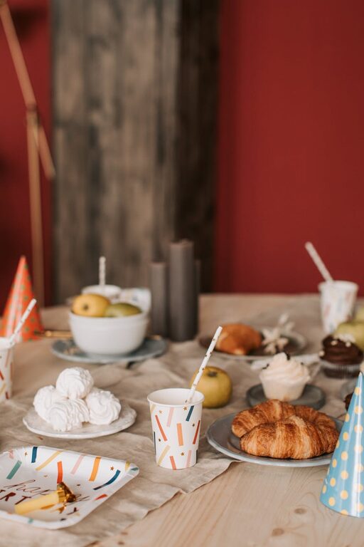 Poradnik krok po kroku jak zorganizować udane przyjęcie w domu