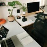 Jak zorganizować idealne miejsce do pracy w domu