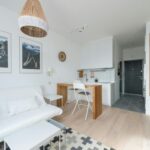 Jak efektywnie organizować przestrzeń w małym mieszkaniu, aby zwiększyć komfort